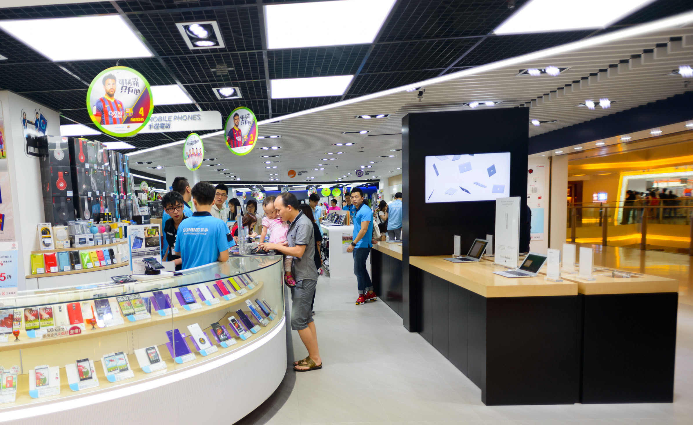 Como atrair clientes no ponto de venda com digital signage